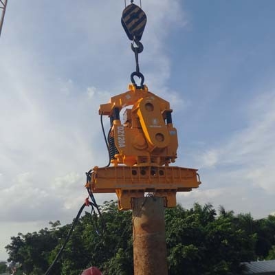 उच्च कार्यशील ढेर ड्राइविंग उपकरण ढेर हथौड़ा 120Kw स्टील केशिंग ढेर के लिए इलेक्ट्रिक Vibro हथौड़ा